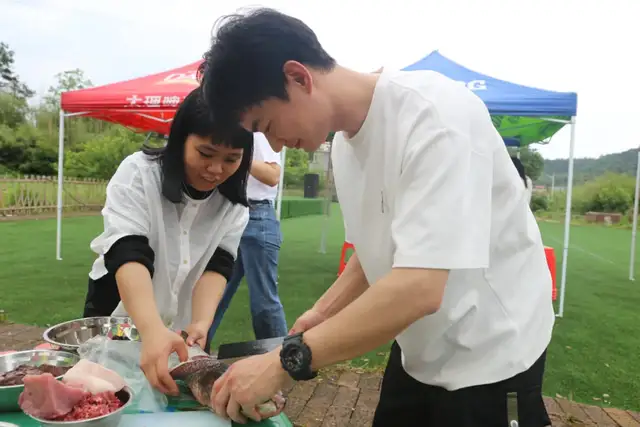 【青春当燃 有我在场】湘潭县人民医院开展五四青年节团建拓展活动